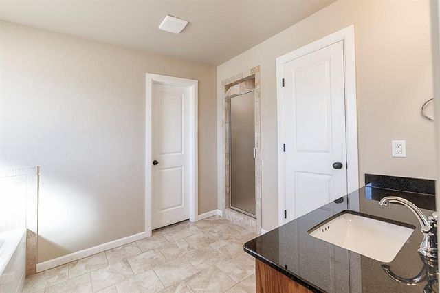 2029 W Flintlock Way, Mustang, OK 73064