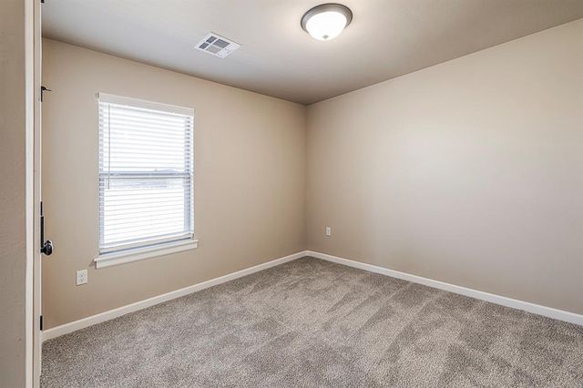 2029 W Flintlock Way, Mustang, OK 73064