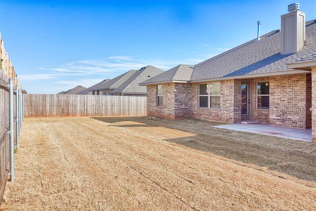 2029 W Flintlock Way, Mustang, OK 73064