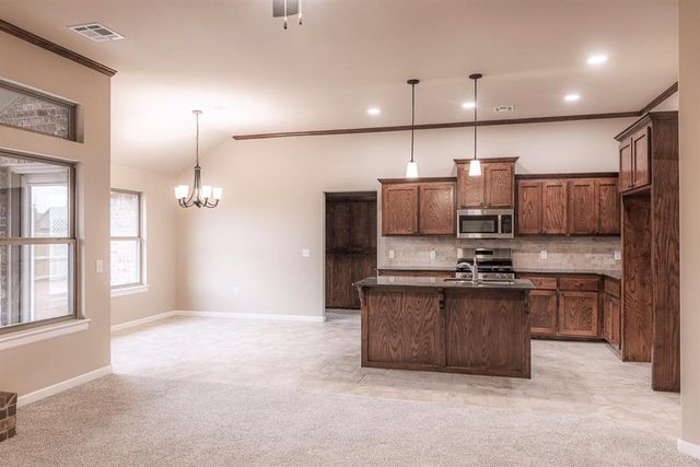 2029 W Flintlock Way, Mustang, OK 73064