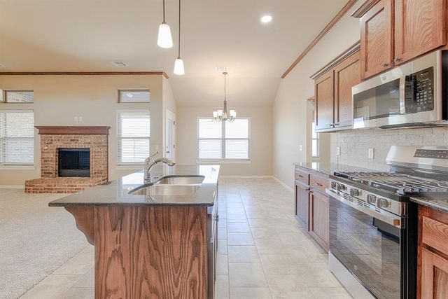 2029 W Flintlock Way, Mustang, OK 73064