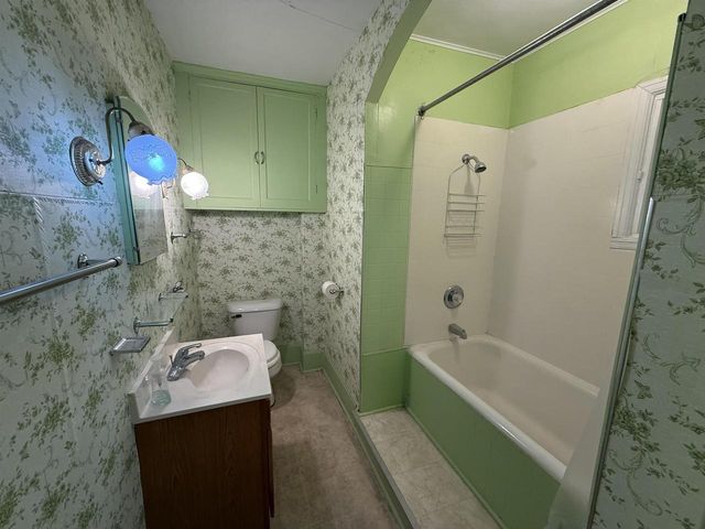 724 S HAMLIN STREET, Shawano, WI 54166