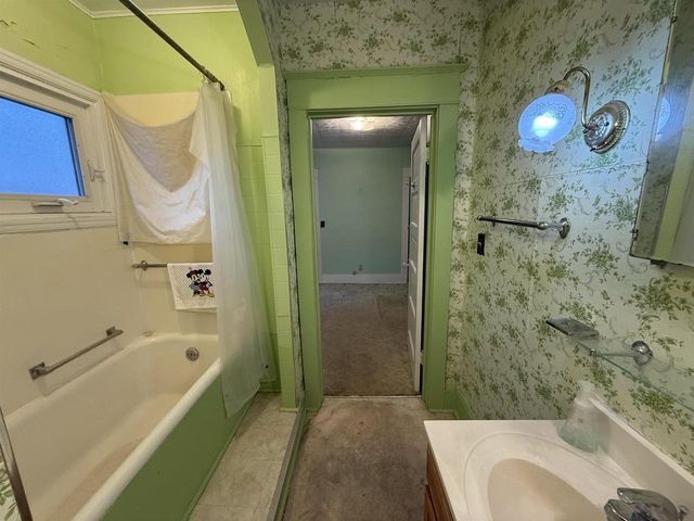 724 S HAMLIN STREET, Shawano, WI 54166