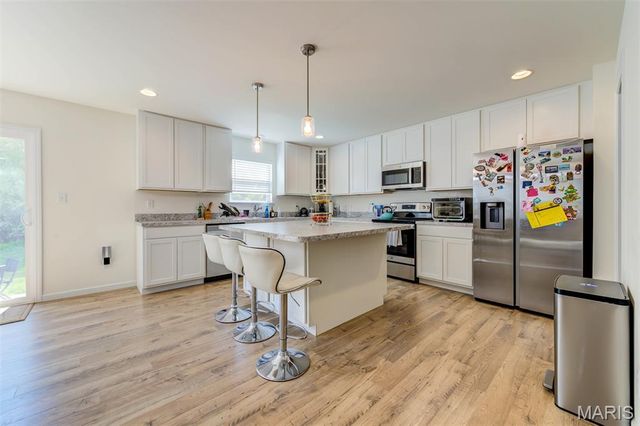 732 Fox Creek Drive, Fenton, MO 63026