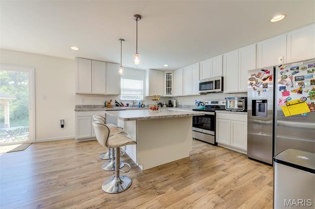 732 Fox Creek Drive, Fenton, MO 63026
