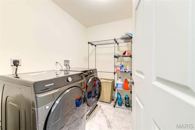 732 Fox Creek Drive, Fenton, MO 63026
