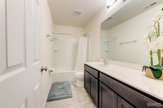 732 Fox Creek Drive, Fenton, MO 63026