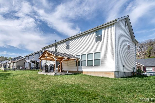 732 Fox Creek Drive, Fenton, MO 63026