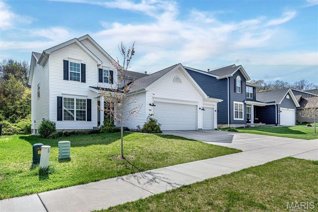 732 Fox Creek Drive, Fenton, MO 63026