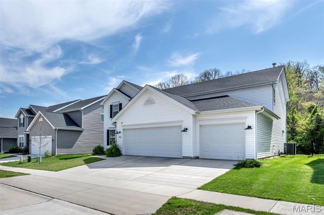 732 Fox Creek Drive, Fenton, MO 63026