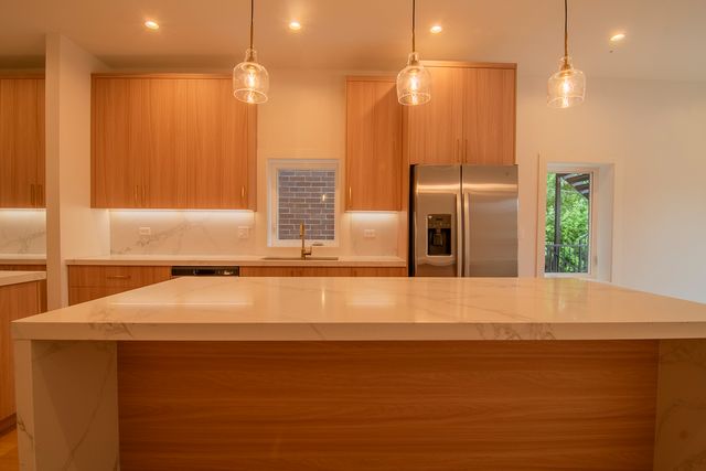 2042 W Washington Boulevard 1E, Chicago, IL 60612