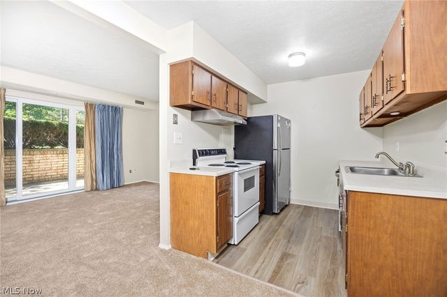 16400 Heather Lane F101, Middleburg Heights, OH 44130