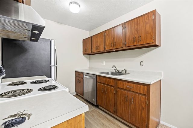 16400 Heather Lane F101, Middleburg Heights, OH 44130