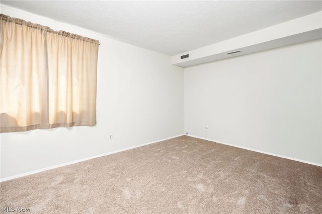 16400 Heather Lane F101, Middleburg Heights, OH 44130