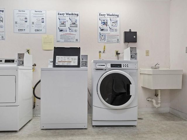 364 Neponset St G, Canton, MA 02021