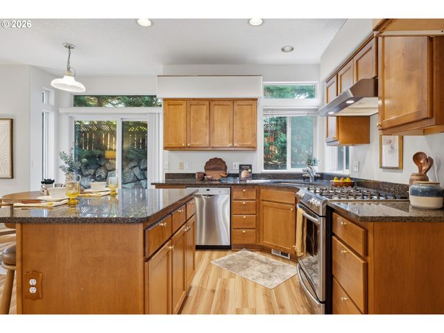 16662 Nw PADDINGTON Dr, Beaverton, OR 97006