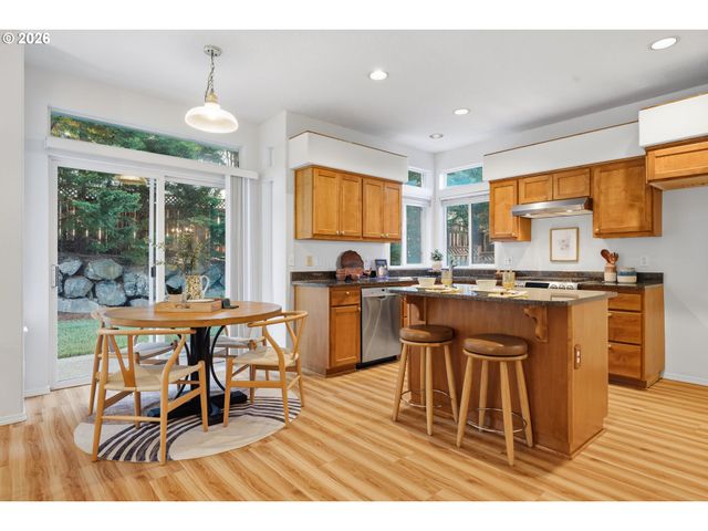 16662 Nw PADDINGTON Dr, Beaverton, OR 97006