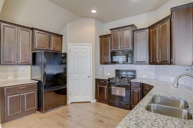 2005 Alyssas DR, Manchaca, TX 78652