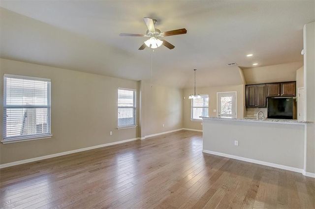 2005 Alyssas DR, Manchaca, TX 78652