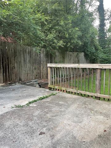 660 Monticello Drive SW, Mableton, GA 30126