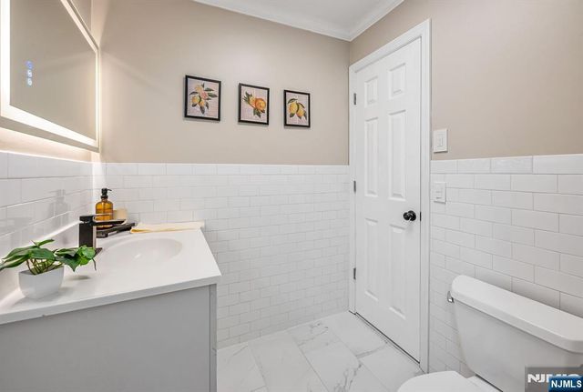 27 Mountain Avenue, Wanaque, NJ 07465