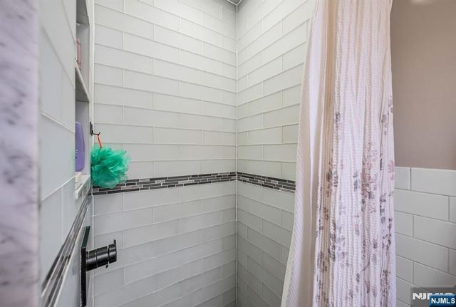 27 Mountain Avenue, Wanaque, NJ 07465