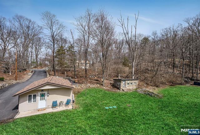 27 Mountain Avenue, Wanaque, NJ 07465