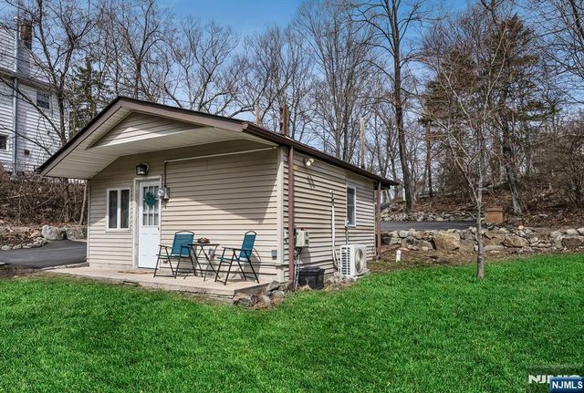 27 Mountain Avenue, Wanaque, NJ 07465