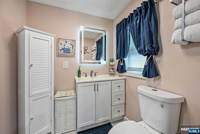 27 Mountain Avenue, Wanaque, NJ 07465