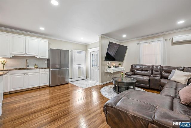 27 Mountain Avenue, Wanaque, NJ 07465