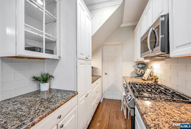 27 Mountain Avenue, Wanaque, NJ 07465