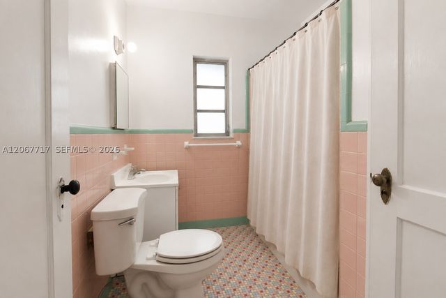 2347 SW 2nd St, Miami, FL 33135