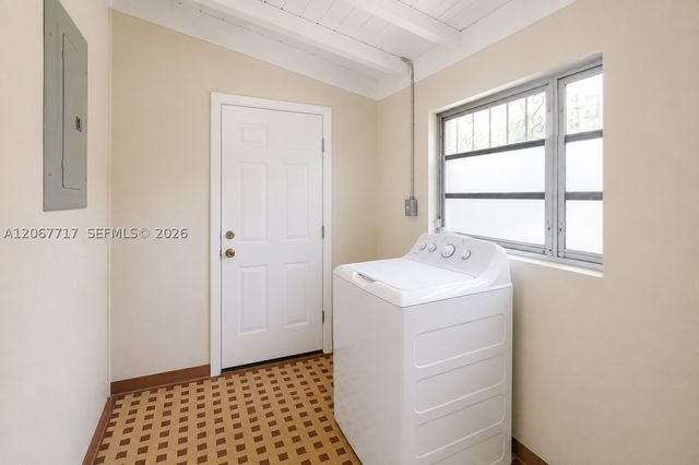 2347 SW 2nd St, Miami, FL 33135