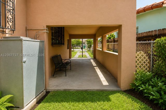 2347 SW 2nd St, Miami, FL 33135