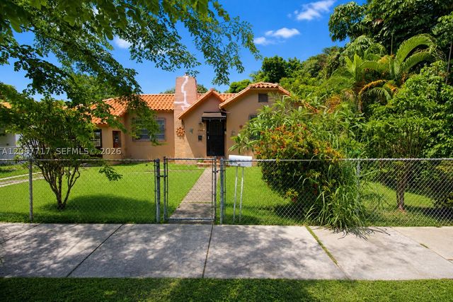 2347 SW 2nd St, Miami, FL 33135