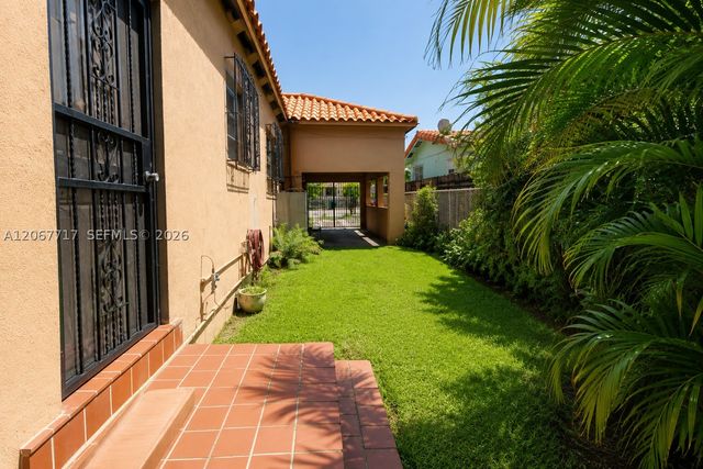2347 SW 2nd St, Miami, FL 33135
