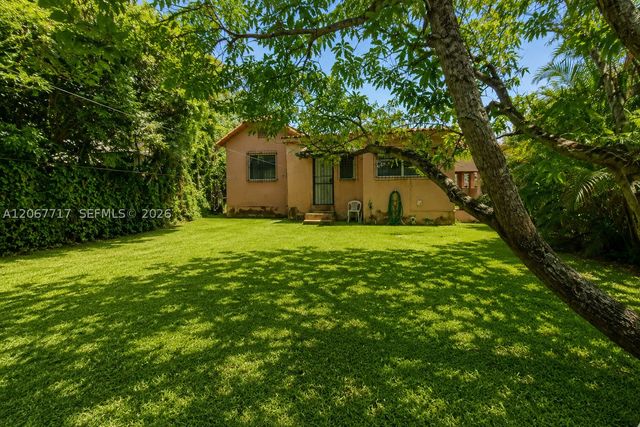 2347 SW 2nd St, Miami, FL 33135