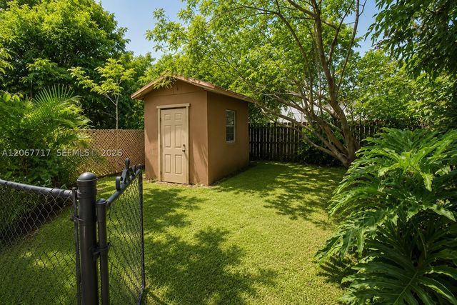 2347 SW 2nd St, Miami, FL 33135