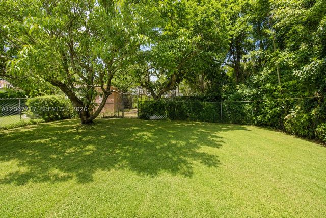 2347 SW 2nd St, Miami, FL 33135