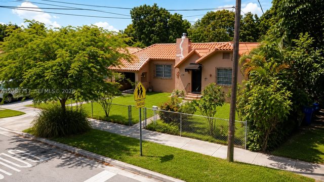 2347 SW 2nd St, Miami, FL 33135