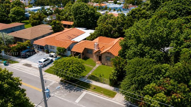 2347 SW 2nd St, Miami, FL 33135