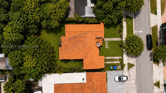 2347 SW 2nd St, Miami, FL 33135