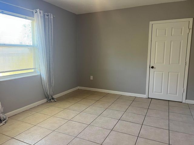 708 Avenue I A, Fort Pierce, FL 34950