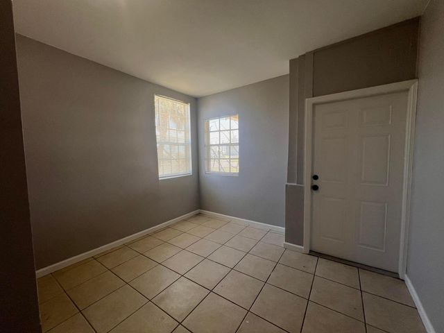 708 Avenue I A, Fort Pierce, FL 34950