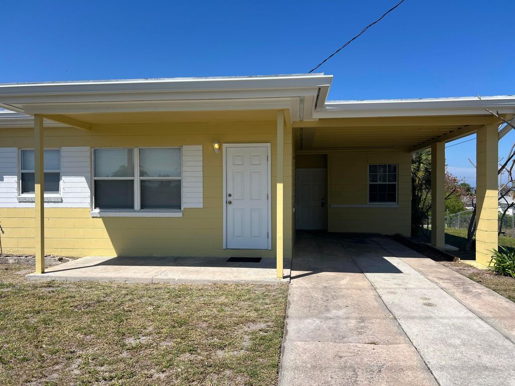 708 Avenue I A, Fort Pierce, FL 34950