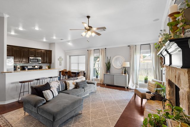 7252 Lake Country Drive, Fort Worth, TX 76179