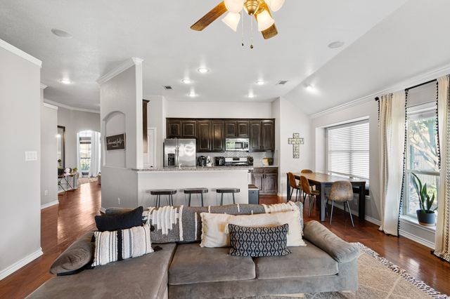 7252 Lake Country Drive, Fort Worth, TX 76179