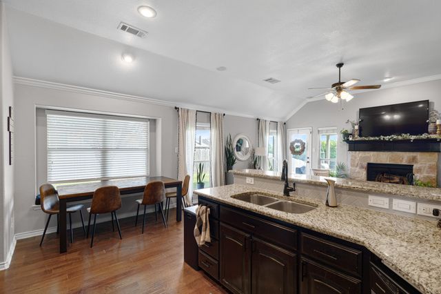 7252 Lake Country Drive, Fort Worth, TX 76179