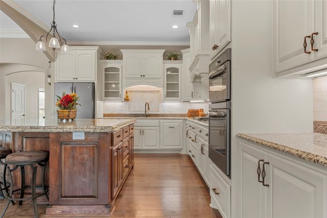 529 Perry Lane, Robinson, TX 76706