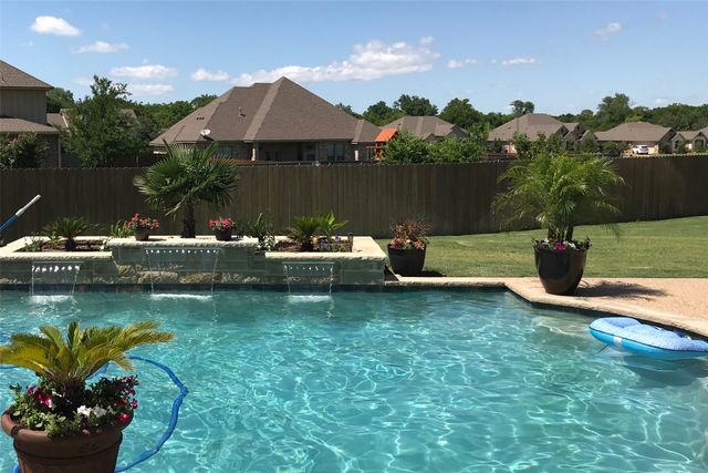 529 Perry Lane, Robinson, TX 76706